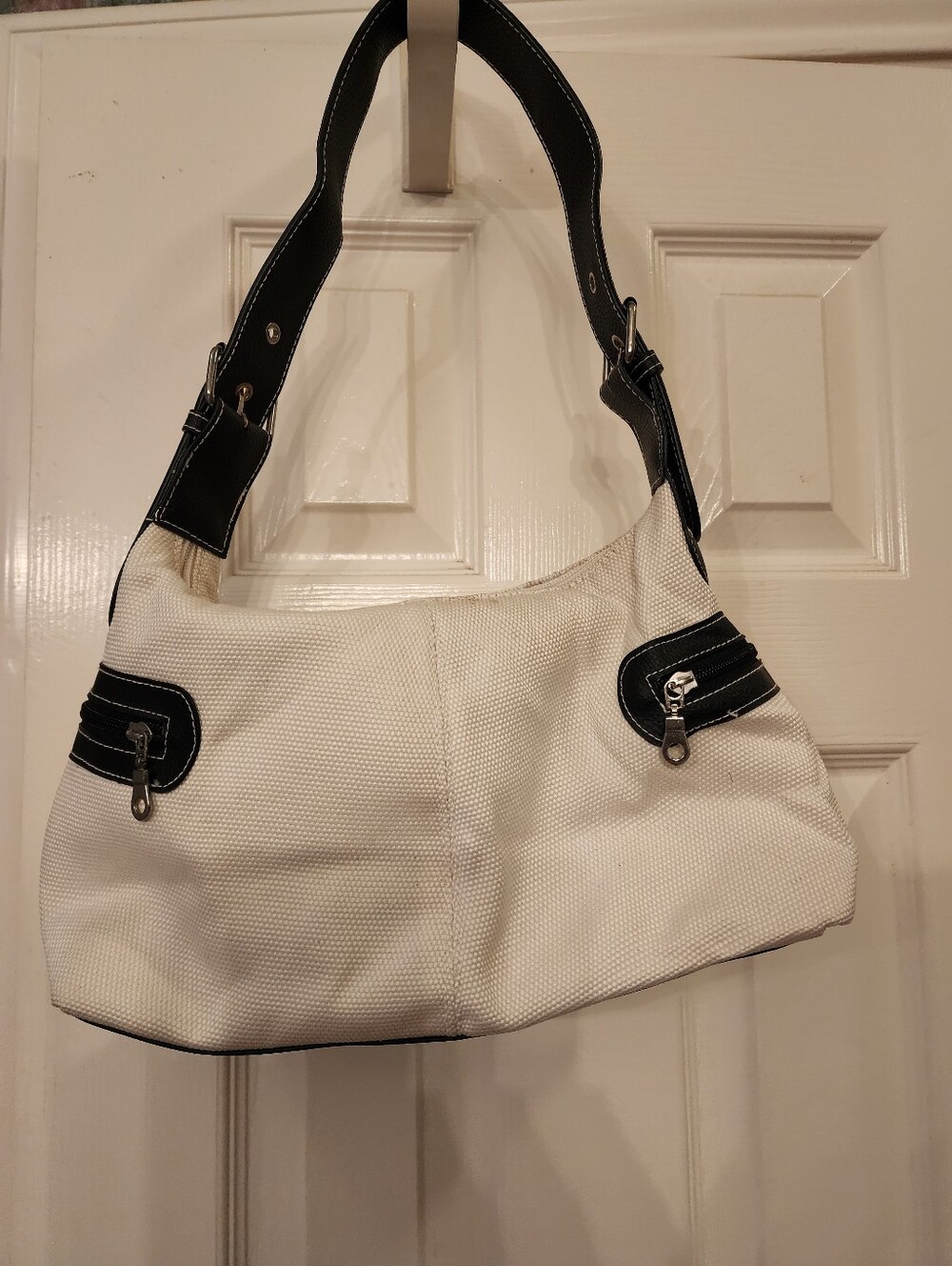 Stylish White & Black Shoulder Bag - Classic Women’s Handbag
